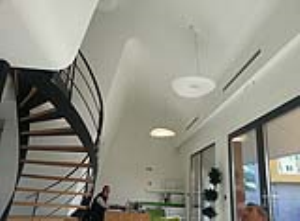 Африка. Габон. г Либревилль. Жилой комплекс из облегченных металлоконструкций.